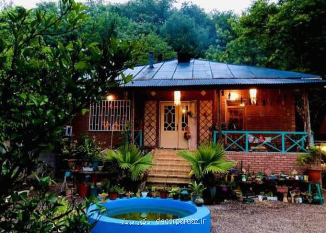 بومگردی با سگ در اقامتگاه جانا