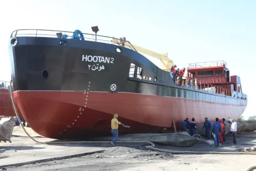 اولین شناور چندمنظوره سوخت رسان به آب انداخته شد