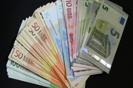 صرافی های غیربانكی مجاز به خرید ارز از بانك ها شدند